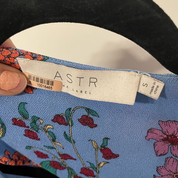 ASTR Aspect Blue Floral Print Bodysuit Colorful Leotard Top for Spring Summer - Picture 6 of 7